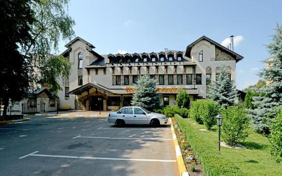 Complex Hotel Restaurant Sauna Irpin. Chateau Paradise, hotel and restaurant complex in Irpen