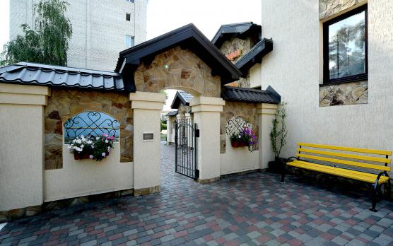 Complex Hotel Restaurant Sauna Irpin. Chateau Paradise, hotel and restaurant complex in Irpen